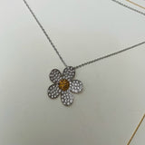 LOVE D - Silver short daisy necklace