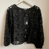 Y - Black raised petals top