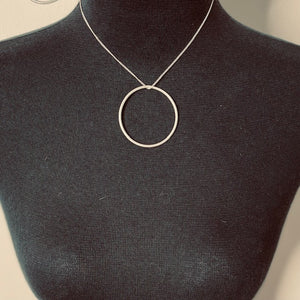 Dansk - adjustable silver hoop necklace