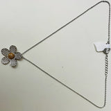 LOVE D - Silver short daisy necklace